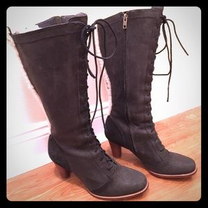Sz 9.5 Ugg black boots